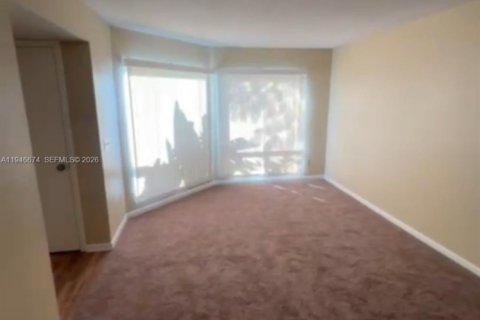 Condo in Orlando, Florida, 1 bedroom  № 2005034 - photo 3