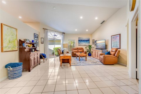 House in Pembroke Pines, Florida 3 bedrooms, 164.16 sq.m. № 1986978 - photo 5