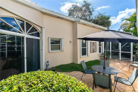 House in Pembroke Pines, Florida 3 bedrooms, 164.16 sq.m. № 1986978 - photo 24