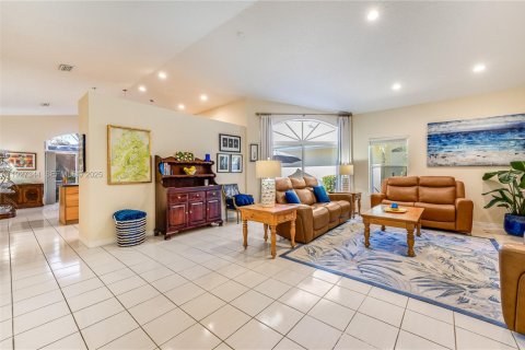 House in Pembroke Pines, Florida 3 bedrooms, 164.16 sq.m. № 1986978 - photo 7