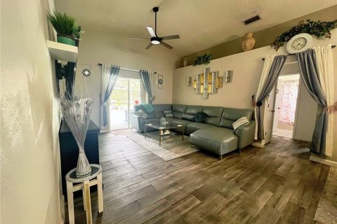 House in Kissimmee, Florida 3 bedrooms, 149.29 sq.m. № 1688352 - photo 10