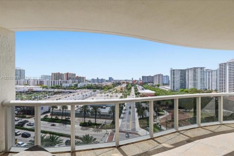 Condominio en venta en Sunny Isles Beach, Florida, 2 dormitorios, 175.21 m2 № 2190602 - foto 30