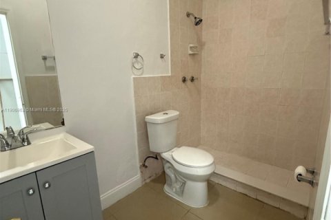 Снять в аренду коммерческую недвижимость в Майами, Флорида 1 спальня, № 1963600 - фото 11