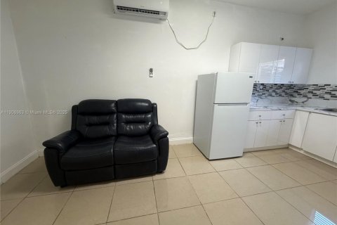 Снять в аренду коммерческую недвижимость в Майами, Флорида 1 спальня, № 1963600 - фото 5