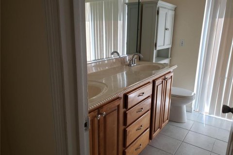 Casa en alquiler en Orlando, Florida, 3 dormitorios, 144.56 m2 № 2114754 - foto 2
