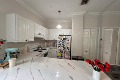 Copropriété à louer à Miami, Floride: 1 chambre, 57.32 m2 № 1996611 - photo 4