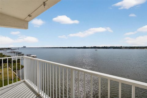 Condo in Daytona Beach, Florida, 2 bedrooms  № 2195880 - photo 2