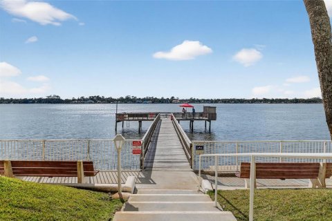 Condo in Daytona Beach, Florida, 2 bedrooms  № 2195880 - photo 26