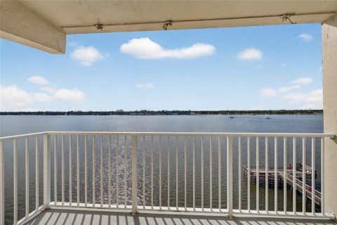 Condo in Daytona Beach, Florida, 2 bedrooms  № 2195880 - photo 4
