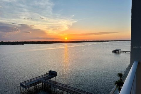 Condo in Daytona Beach, Florida, 2 bedrooms  № 2195880 - photo 25