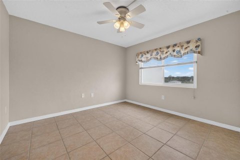 Condo in Daytona Beach, Florida, 2 bedrooms  № 2195880 - photo 21