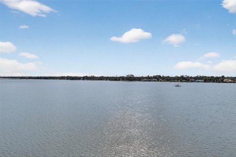 Condo in Daytona Beach, Florida, 2 bedrooms  № 2195880 - photo 6