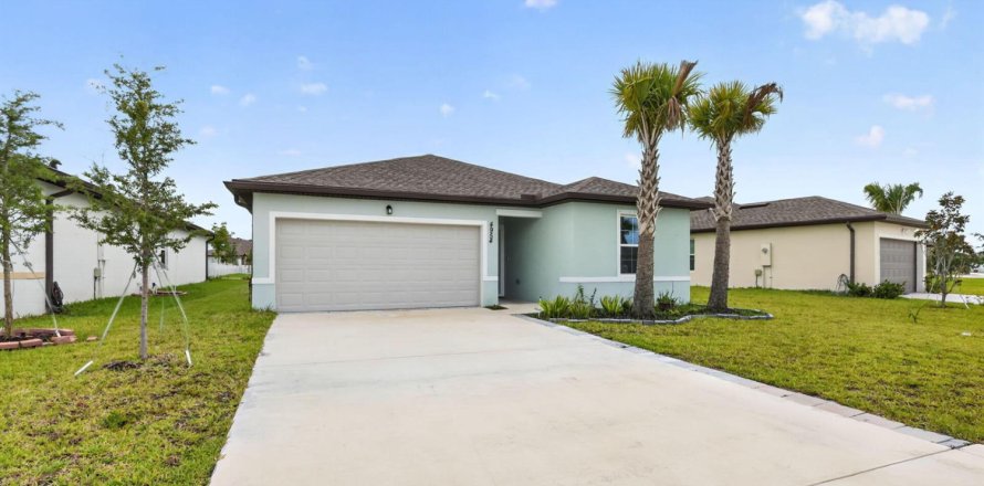 Casa en St. Lucie, Florida 4 dormitorios, 150.78 m2 № 2177218