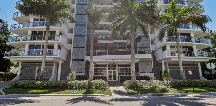 Condo in Bay Harbor Islands, Florida, 2 bedrooms № 2248035