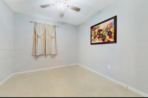 Appartement à louer à Homestead, Floride: 1 chambre, 148.64 m2 № 2411440 - photo 2