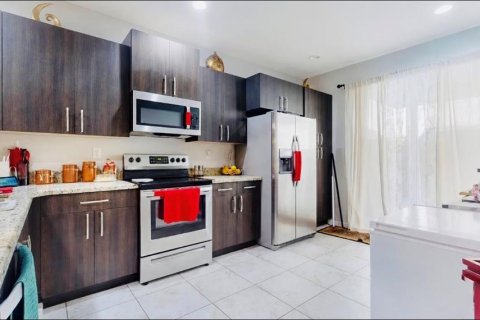 Appartement à louer à Homestead, Floride: 1 chambre, 148.64 m2 № 2411440 - photo 3