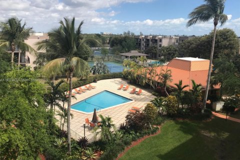 Condominio en alquiler en Miami, Florida, 1 dormitorio, 78.04 m2 № 1953768 - foto 20