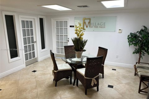 Condominio en alquiler en Miami, Florida, 1 dormitorio, 78.04 m2 № 1953768 - foto 13