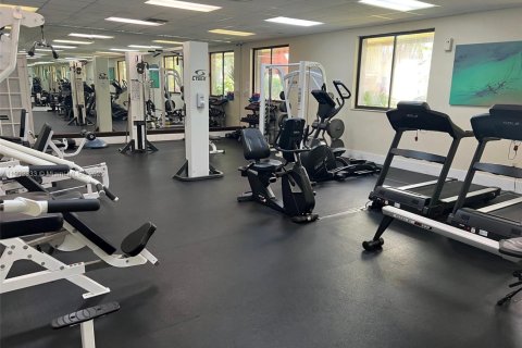 Condominio en alquiler en Miami, Florida, 1 dormitorio, 78.04 m2 № 1953768 - foto 7