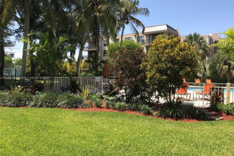 Condominio en alquiler en Miami, Florida, 1 dormitorio, 78.04 m2 № 1953768 - foto 24