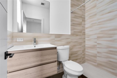 Casa en venta en Miami, Florida, 3 dormitorios, 386.47 m2 № 1964235 - foto 18