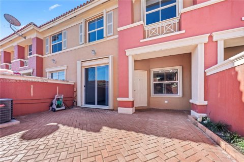 Adosado en Doral, Florida 2 dormitorios, 91.04 m2 № 1996706