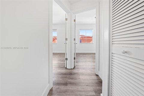 Adosado en alquiler en Doral, Florida, 2 dormitorios, 91.04 m2 № 1996706 - foto 13