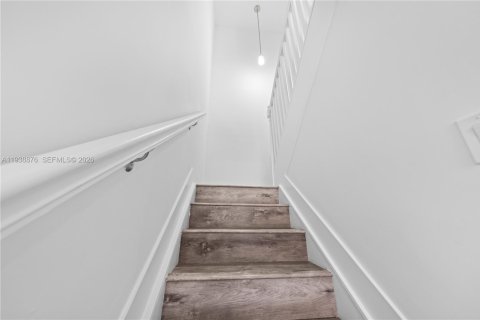 Adosado en alquiler en Doral, Florida, 2 dormitorios, 91.04 m2 № 1996706 - foto 17