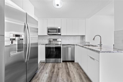 Adosado en alquiler en Doral, Florida, 2 dormitorios, 91.04 m2 № 1996706 - foto 10