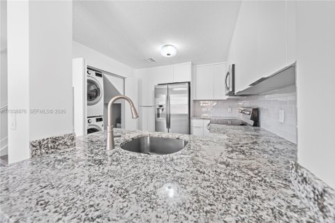 Adosado en alquiler en Doral, Florida, 2 dormitorios, 91.04 m2 № 1996706 - foto 9