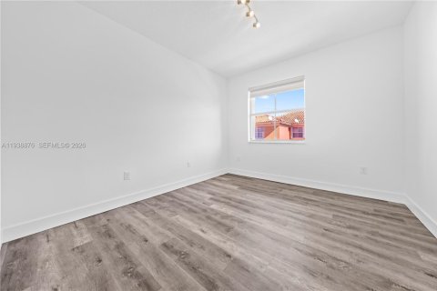 Adosado en alquiler en Doral, Florida, 2 dormitorios, 91.04 m2 № 1996706 - foto 22