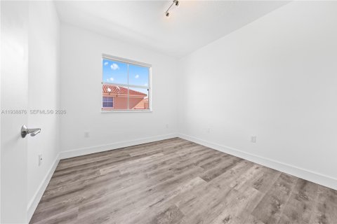 Adosado en alquiler en Doral, Florida, 2 dormitorios, 91.04 m2 № 1996706 - foto 18