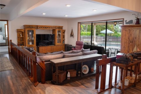 House in Jupiter, Florida 4 bedrooms, 300.07 sq.m. № 1992293 - photo 28