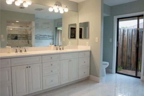 House in Jupiter, Florida 4 bedrooms, 300.07 sq.m. № 1992293 - photo 16