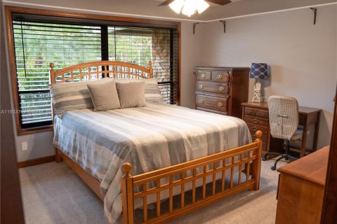 House in Jupiter, Florida 4 bedrooms, 300.07 sq.m. № 1992293 - photo 24