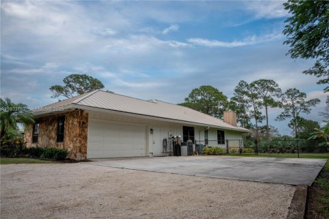 House in Jupiter, Florida 4 bedrooms, 300.07 sq.m. № 1992293 - photo 6