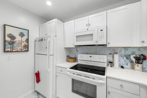 Copropriété à louer à Hutchinson Island South, Floride: 2 chambres, 92.9 m2 № 2189173 - photo 12