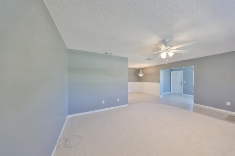 Condo in Sun City Center, Florida, 1 bedroom № 2093913 - photo 6