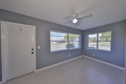 Condo in Sun City Center, Florida, 1 bedroom № 2093913 - photo 28