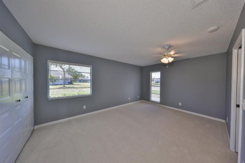 Condo in Sun City Center, Florida, 1 bedroom № 2093913 - photo 20