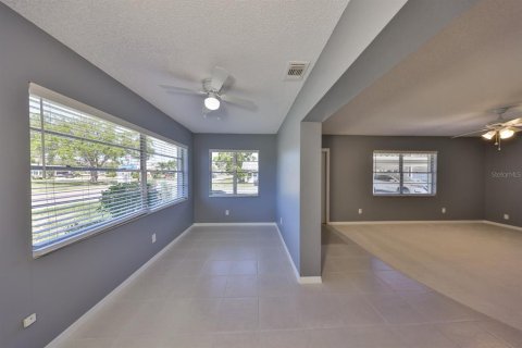 Condo in Sun City Center, Florida, 1 bedroom № 2093913 - photo 24