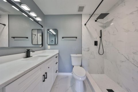 Condo in Sun City Center, Florida, 1 bedroom № 2093913 - photo 22