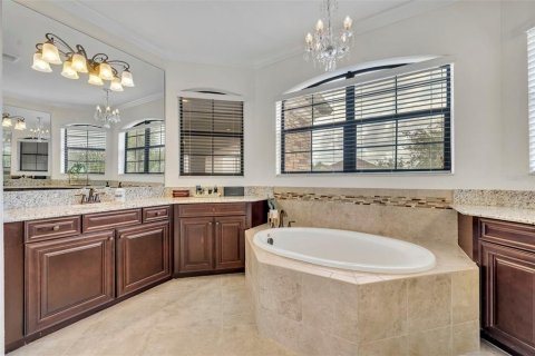 House in LAKEWOOD NATIONAL in Bradenton, Florida 6 bedrooms, 353.77 sq.m. № 1793473 - photo 30
