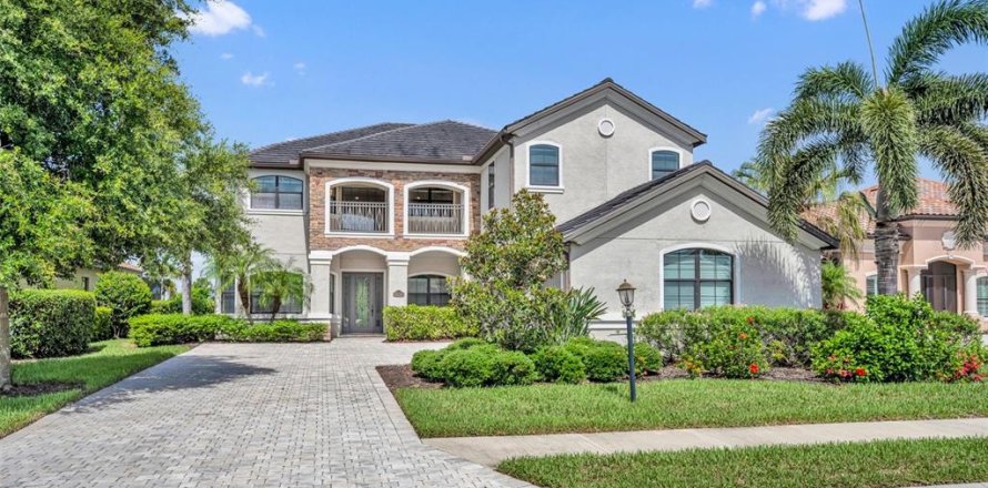 House in LAKEWOOD NATIONAL in Bradenton, Florida 6 bedrooms, 353.77 sq.m. № 1793473