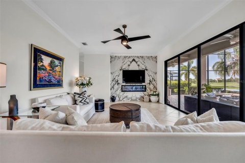 House in LAKEWOOD NATIONAL in Bradenton, Florida 6 bedrooms, 353.77 sq.m. № 1793473 - photo 11