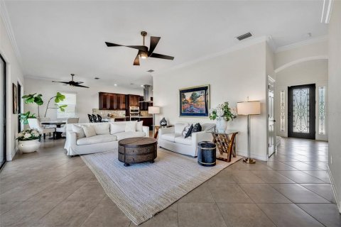 House in LAKEWOOD NATIONAL in Bradenton, Florida 6 bedrooms, 353.77 sq.m. № 1793473 - photo 12
