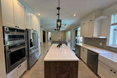 House in Weston, Florida 7 bedrooms, 433.3 sq.m. № 1867492 - photo 9