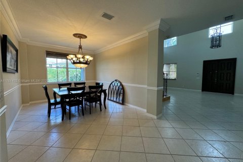 House in Weston, Florida 7 bedrooms, 433.3 sq.m. № 1867492 - photo 16