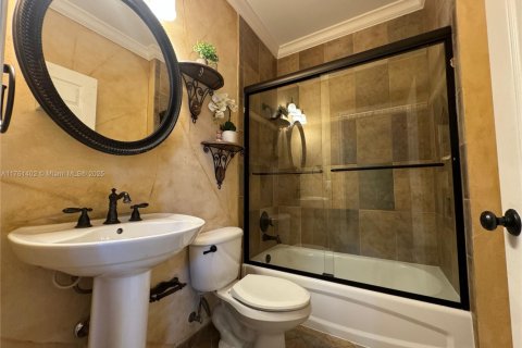 House in Weston, Florida 7 bedrooms, 433.3 sq.m. № 1867492 - photo 25
