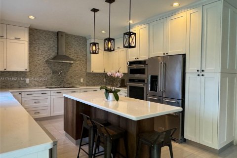 House in Weston, Florida 7 bedrooms, 433.3 sq.m. № 1867492 - photo 6